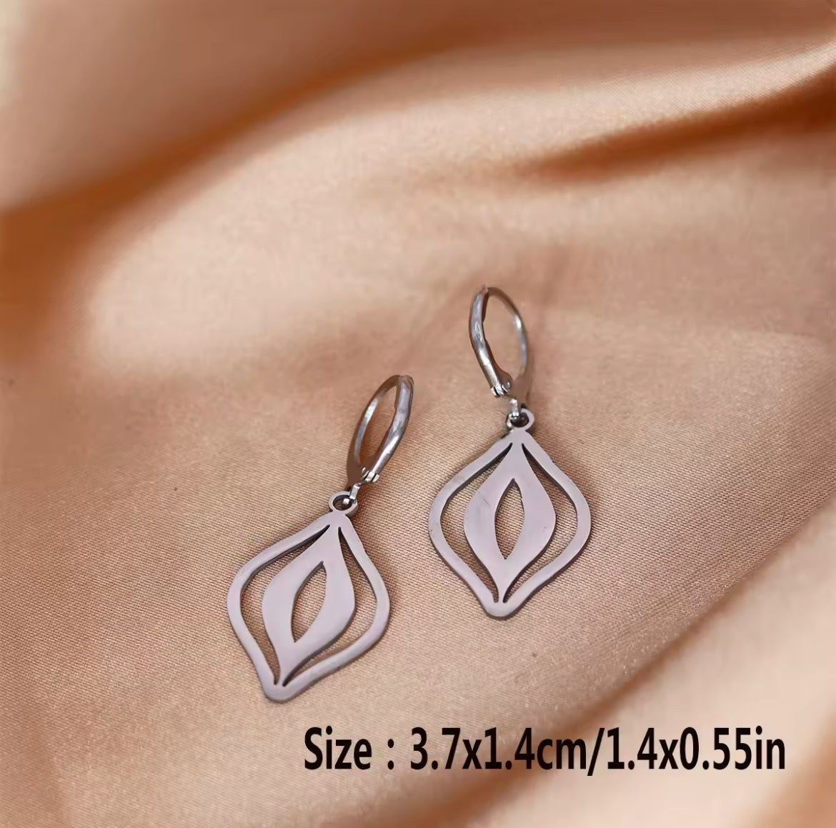 Fire Pussy (Dangling Vagina) - Earrings